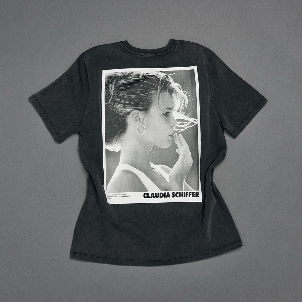 AGOLDE Parker Distressed Denim Shorts & CLAUDIA SCHIFFER WASHED T-SHIRT - Picture 5 of 5